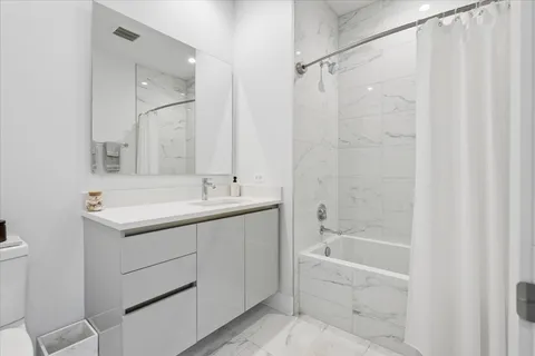 $645,000 | 1701 West Webster Avenue, Unit 601, Chicago, IL 60614