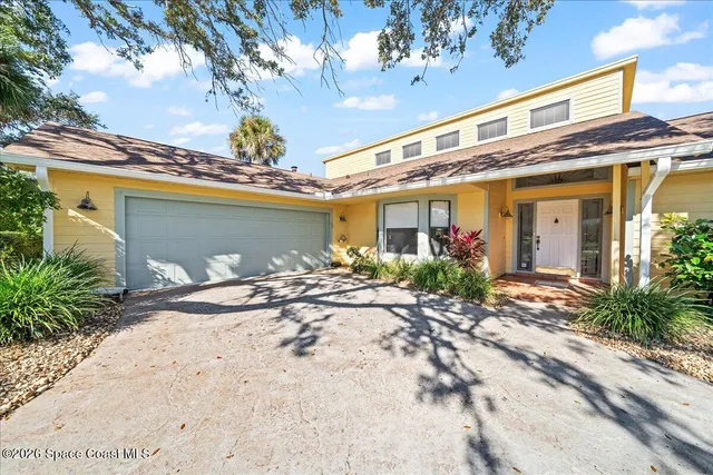 $590,000 | 569 Crystal Lake Drive, Melbourne, FL 32940