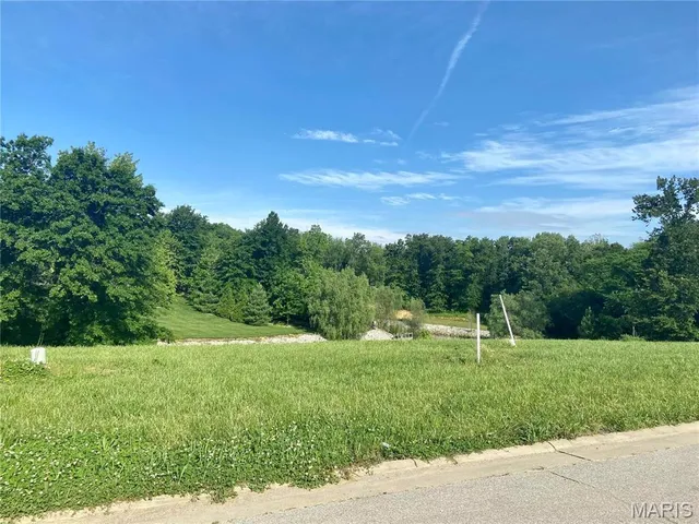 $53,000 | 607 Wedgewood Lane, Trenton, IL 62293