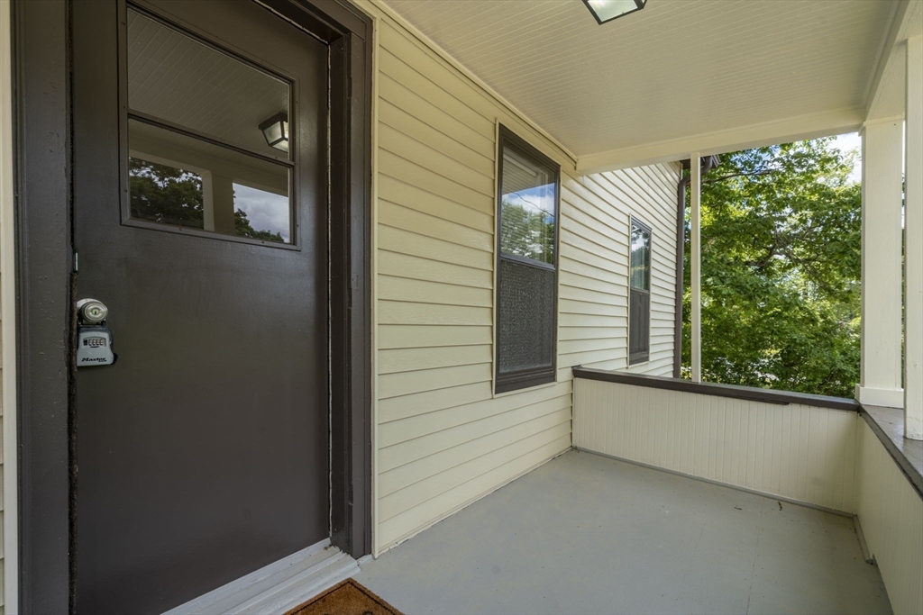 8 Nadeau Street Gardner, MA 01440 - Photo 5 of 33