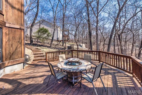 $615,000 | 1570 Paradise Valley Drive, High Ridge, MO 63049