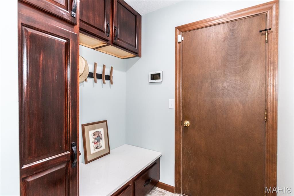 1570 Paradise Valley Drive High Ridge, MO 63049 - Photo 7 of 40