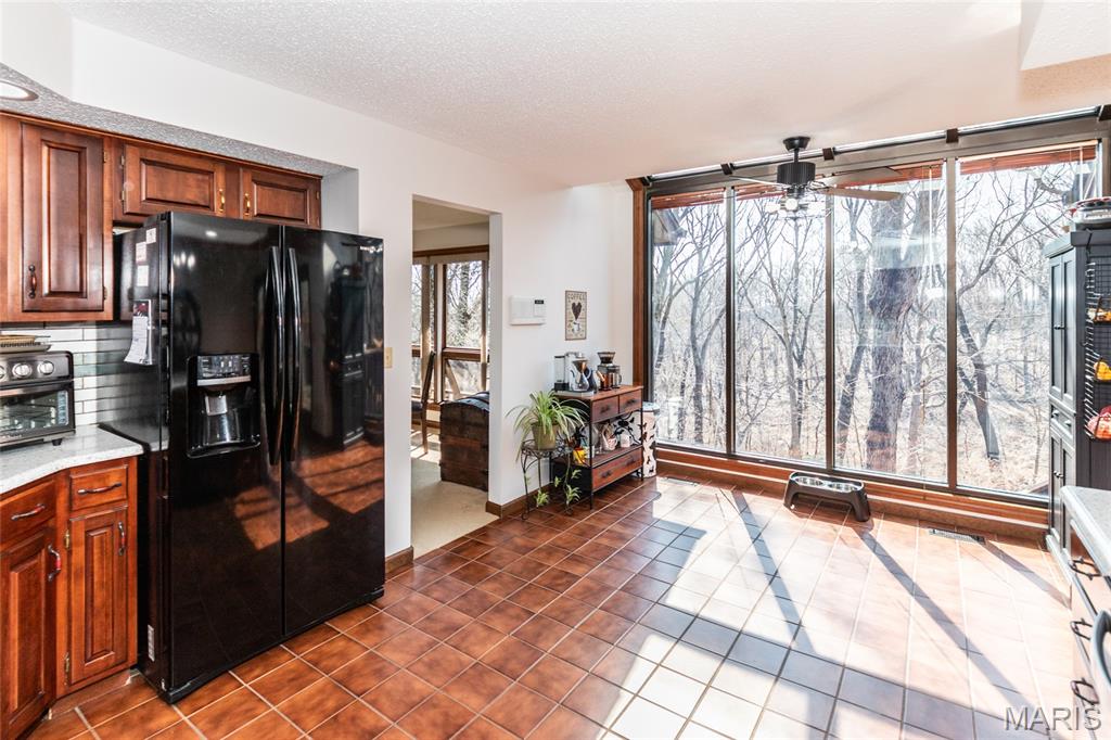 1570 Paradise Valley Drive High Ridge, MO 63049 - Photo 10 of 40