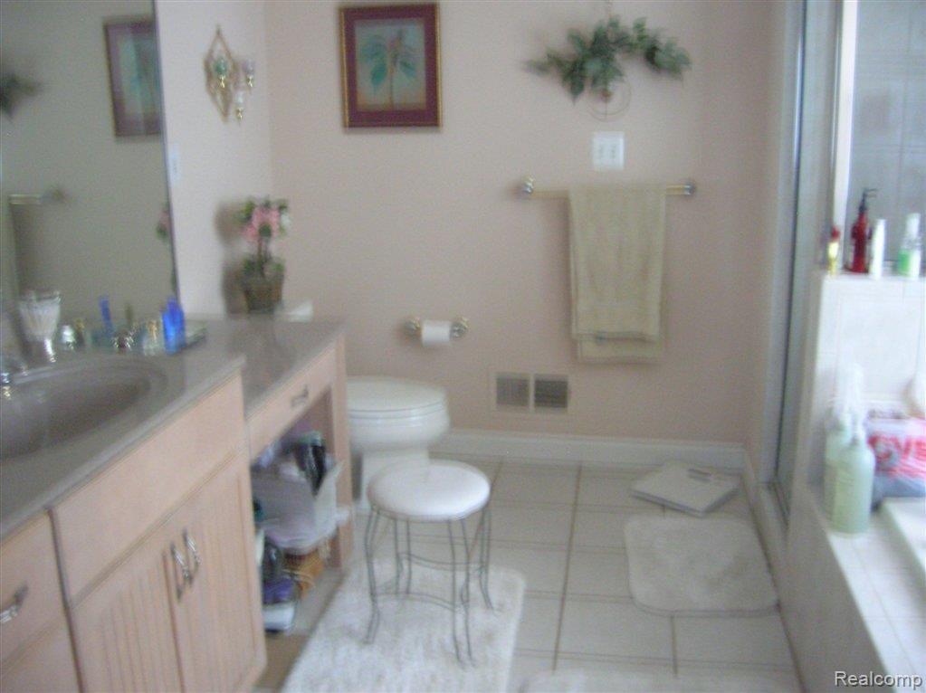 777 Roslyn Road Grosse Pointe, MI 48236 - Photo 10 of 14 DSCN1383.JPG