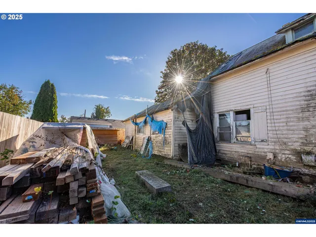 $179,900 | 109 South Trade Street, Amity, OR 97101