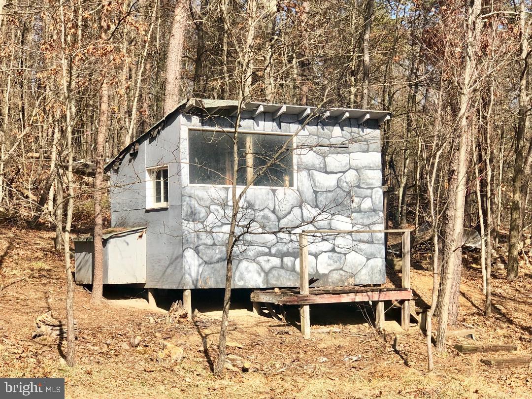 950 Ebenezer Church Road Gore, VA 22637 - Photo 17 of 25 Chicken coop/ dog kennel