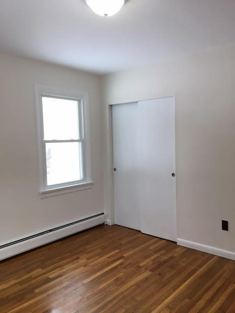 41 Roxbury Street Thomaston, ME 04861 - Photo 11 of 24 1st Floor Bedroom