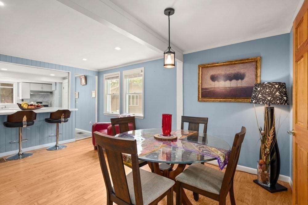 25 Ledge Street Melrose, MA 02176 - Photo 4 of 42