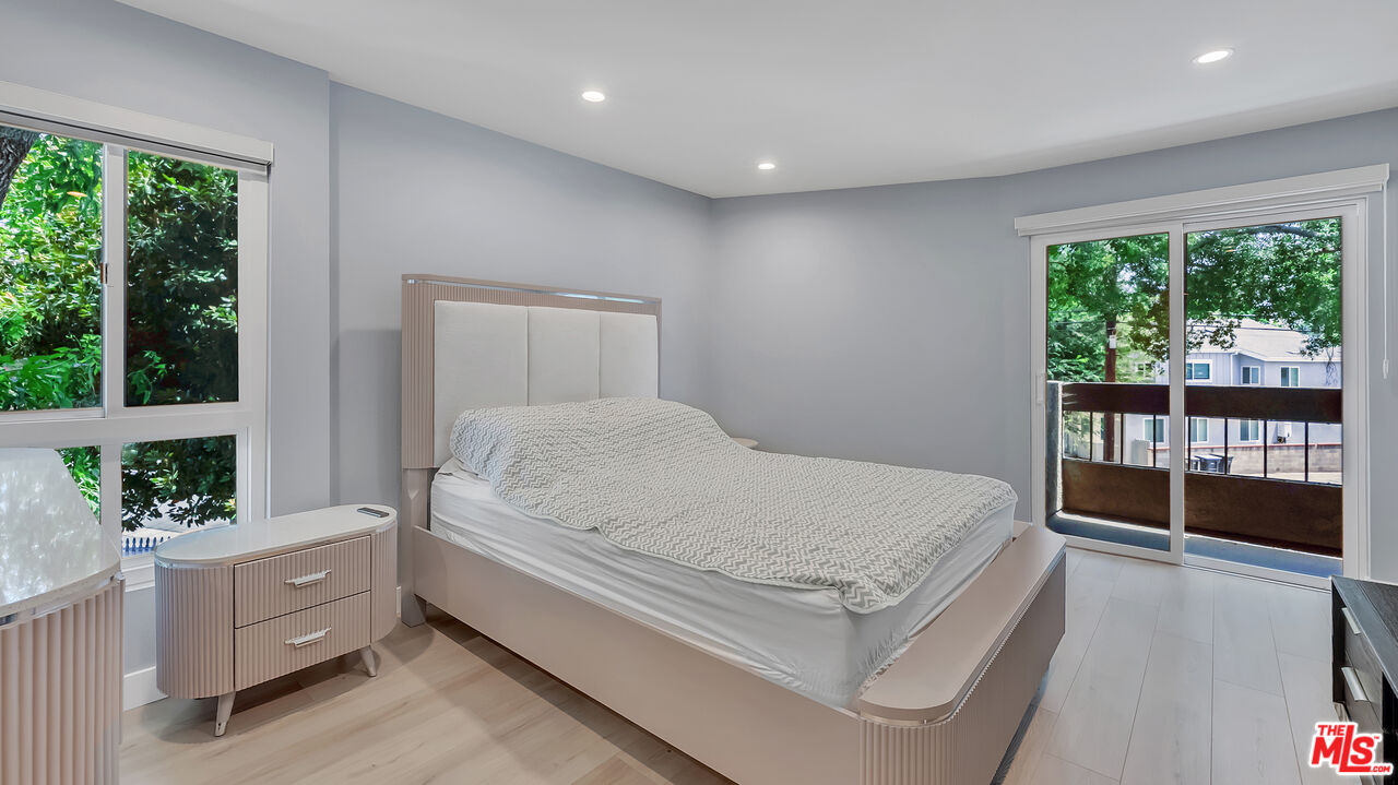 2121 Scott Road, Unit 206 Burbank, CA 91504 - Photo 23 of 39 Gallery Image 23