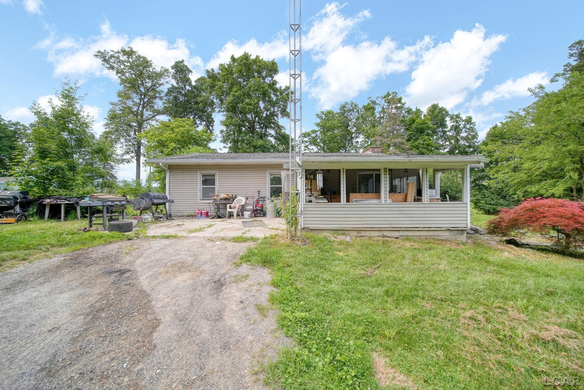 3205 Emery Road Adrian, MI 49221 - Photo 23 of 37 50180715-877b610e-8bc7-432e-95ea-5a0d438980ac.JPG