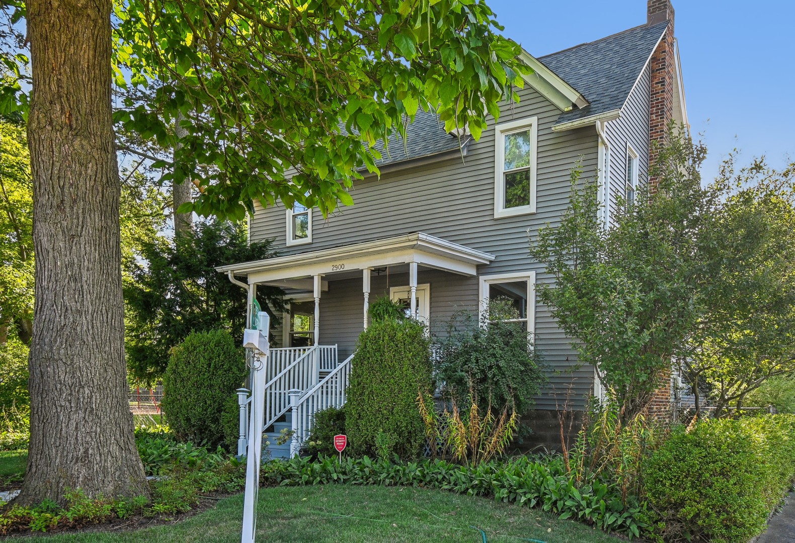 2900 Gabriel Avenue Zion, IL 60099 - Photo 1 of 52 a front view of house with yard and green space