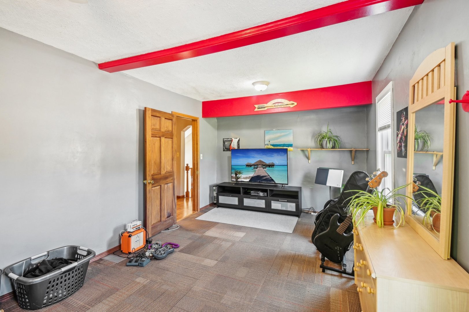 2900 Gabriel Avenue Zion, IL 60099 - Photo 39 of 52 a living room with furniture and a flat screen tv