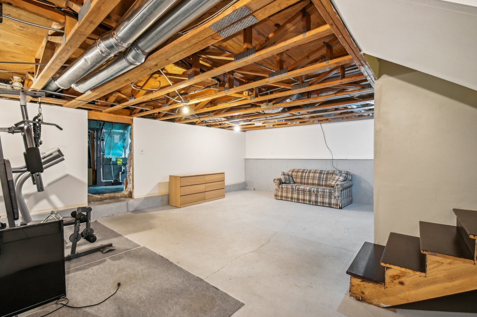 2900 Gabriel Avenue Zion, IL 60099 - Photo 40 of 52 a view of a room with gym equipment
