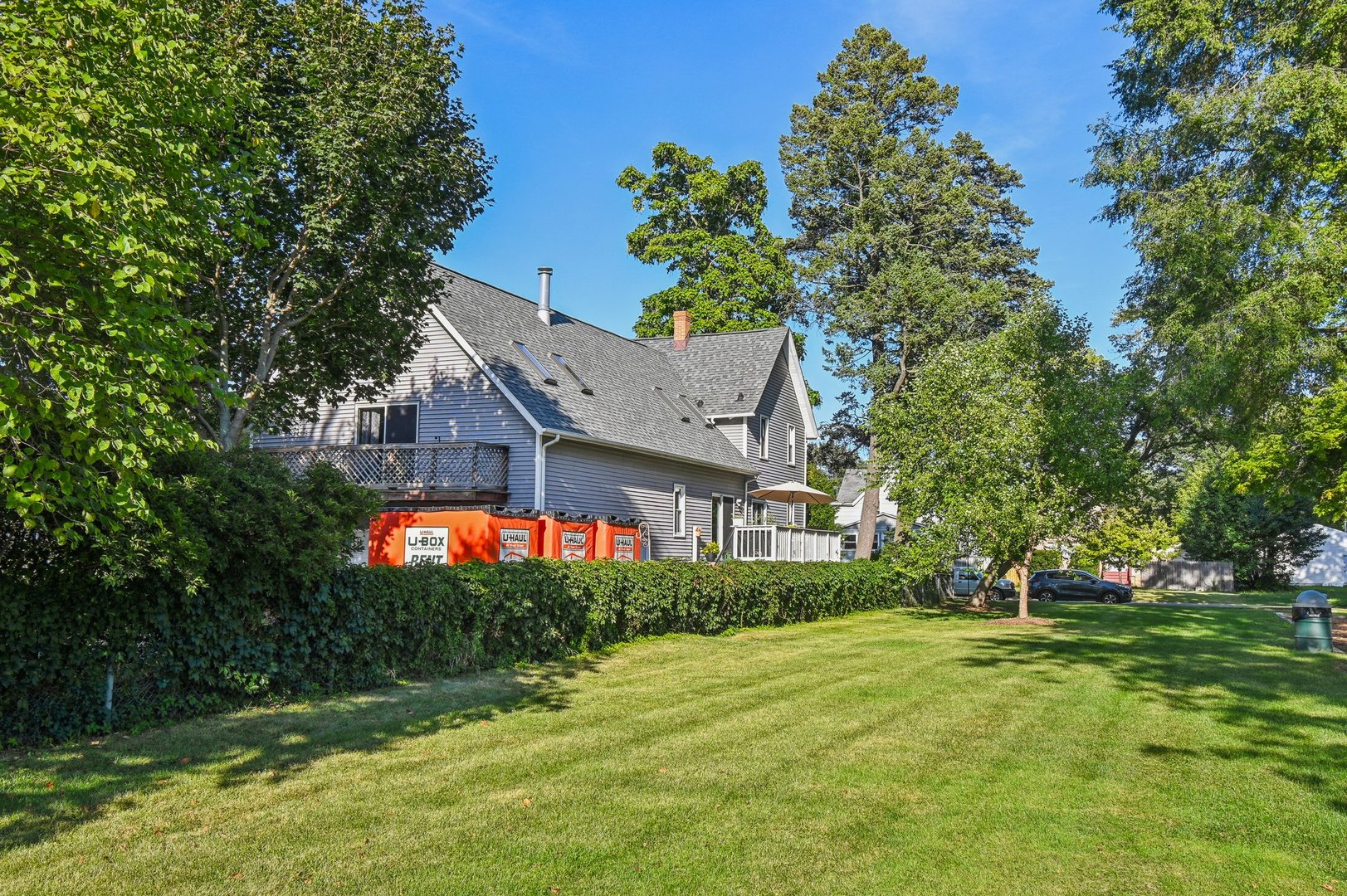 2900 Gabriel Avenue Zion, IL 60099 - Photo 45 of 52 a front view of a house with a garden