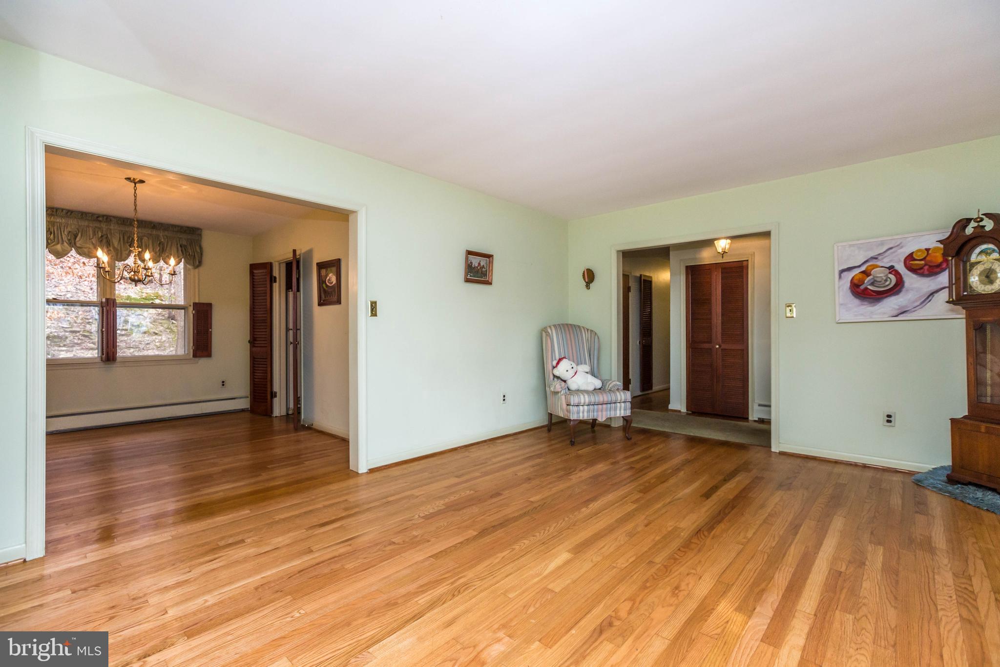 1915 Haverhill Road Baltimore, MD 21234 - Photo 6 of 35 Living room.