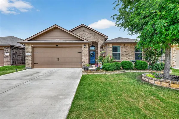 $300,000 | 833 Rutherford Drive, Crowley, TX 76036