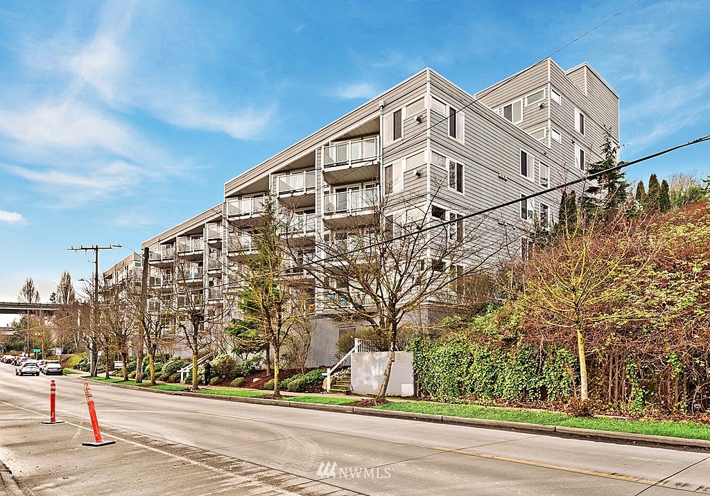 3318 30th Avenue Southwest, Unit B701 Seattle, WA 98126 - Photo 16 of 18