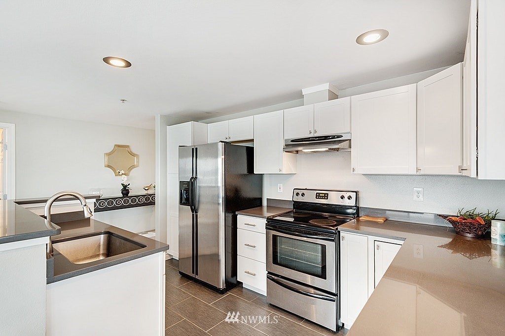 3318 30th Avenue Southwest, Unit B701 Seattle, WA 98126 - Photo 5 of 18