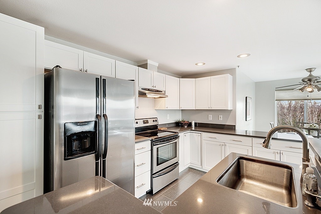 3318 30th Avenue Southwest, Unit B701 Seattle, WA 98126 - Photo 6 of 18