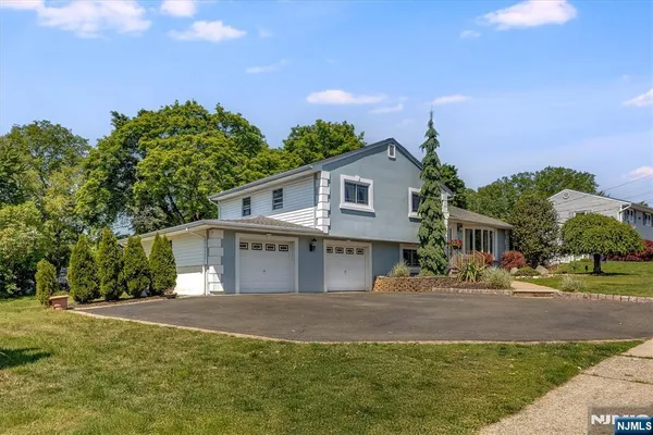 $839,000 | 11 Allen Drive, Wayne, NJ 07470