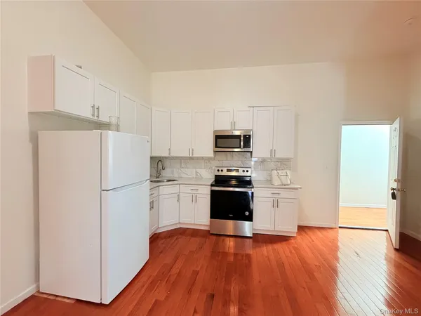 $2,000 | 28 North Street, Unit 1, Middletown, NY 10940