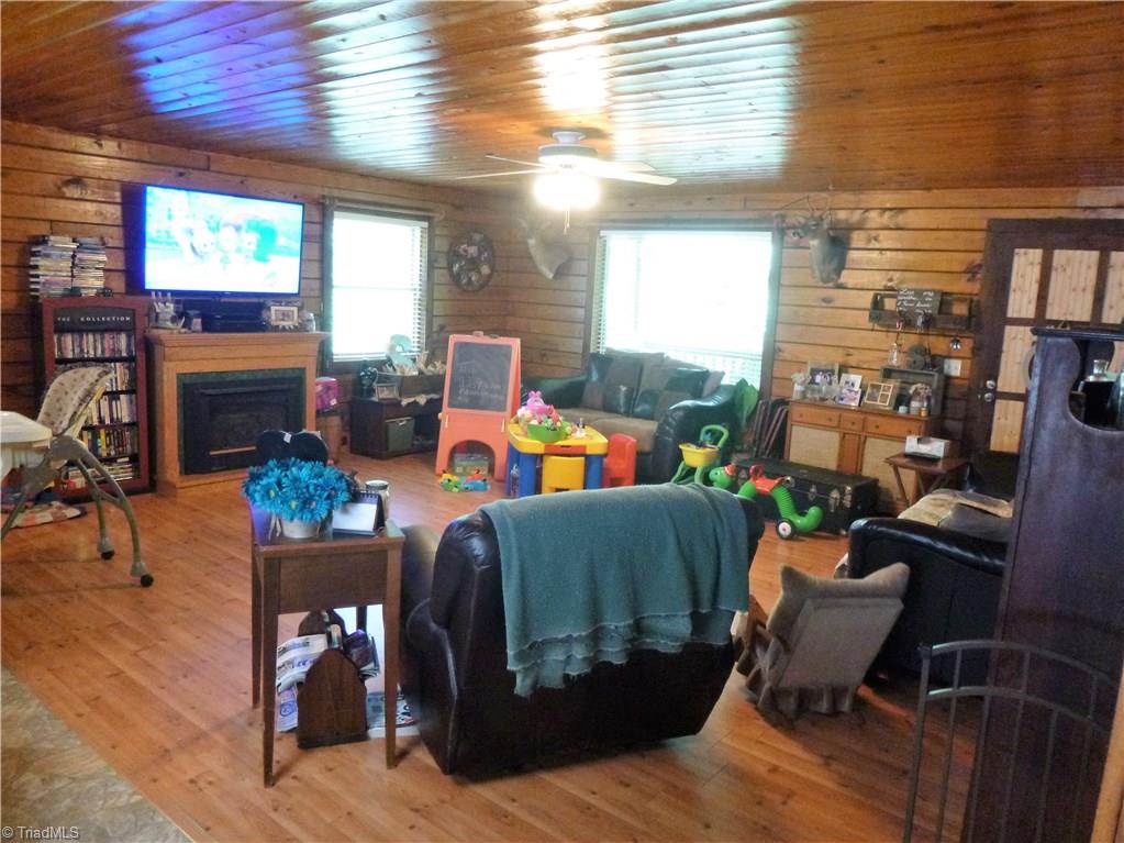 3057 Pierce Meadow Road Denton, NC 27239 - Photo 4 of 25 Gallery Image 4