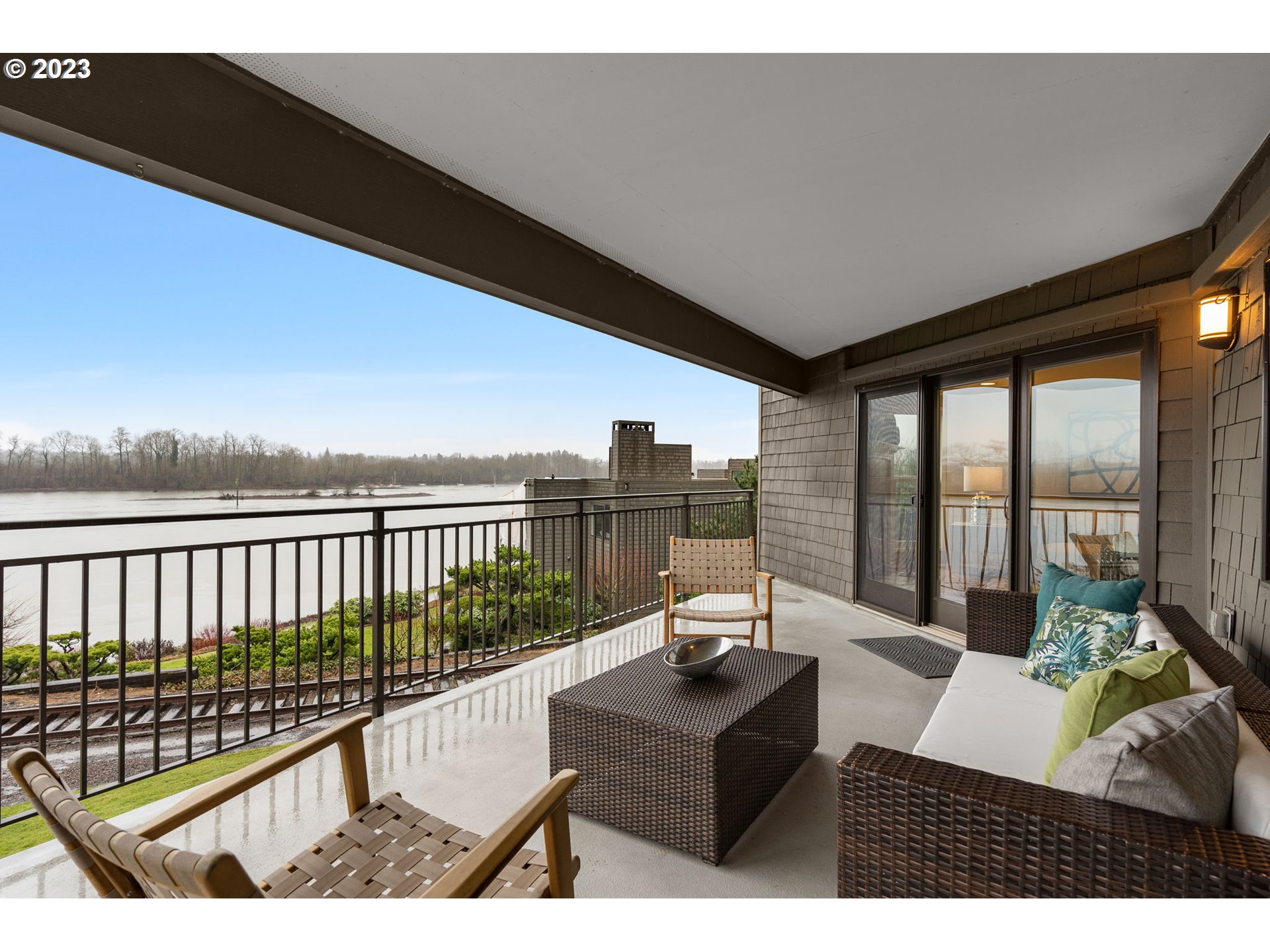 5630 South Riverside Lane, Unit 17 Portland, OR 97239 - Photo 16 of 32 Gallery Image 16