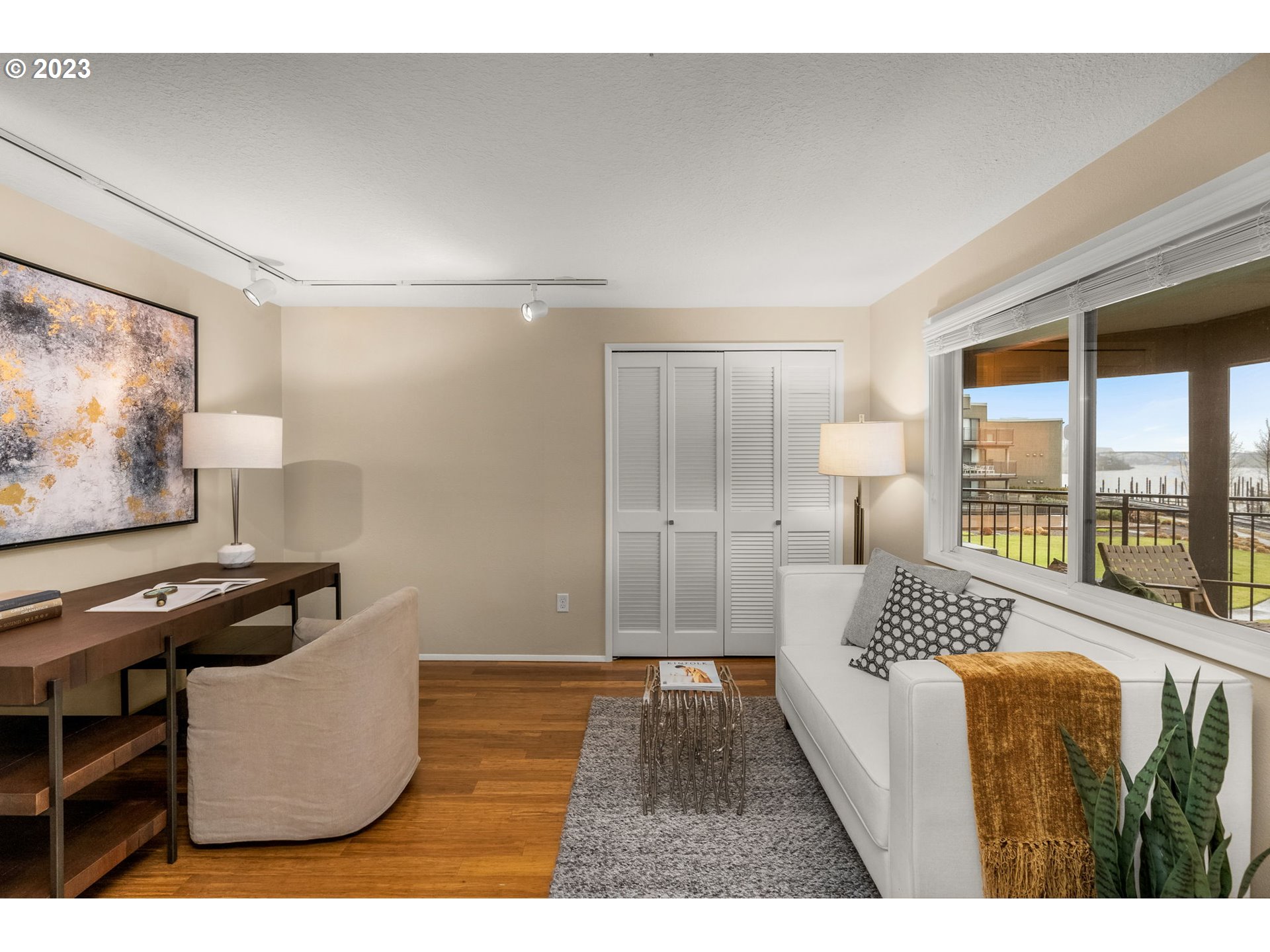 5630 South Riverside Lane, Unit 17 Portland, OR 97239 - Photo 18 of 32 Gallery Image 18