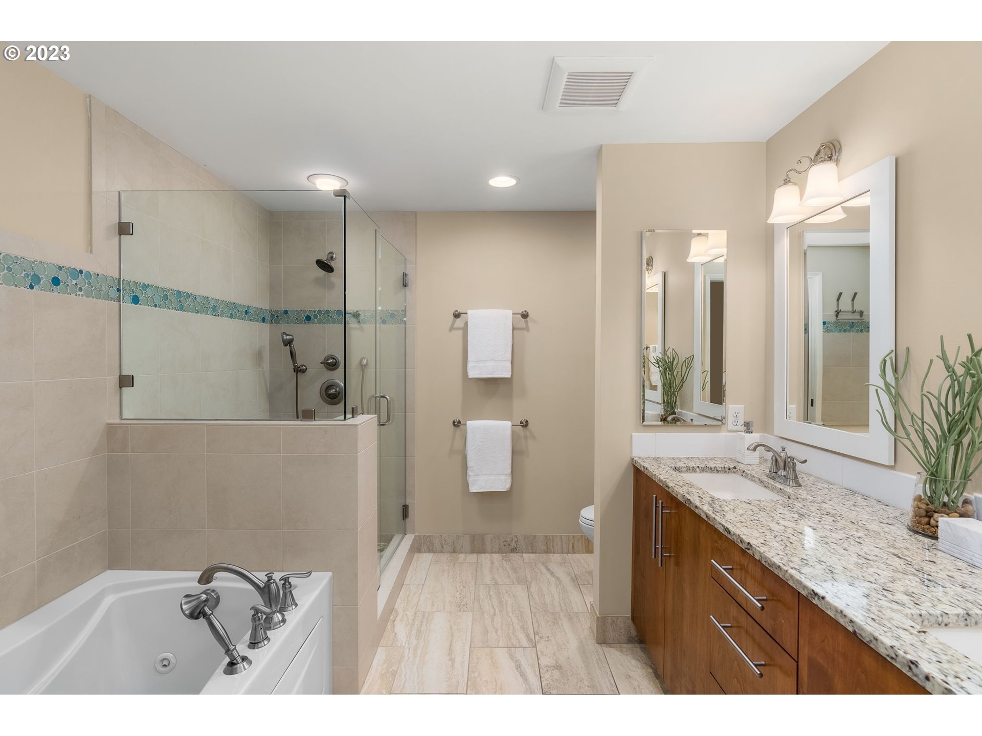 5630 South Riverside Lane, Unit 17 Portland, OR 97239 - Photo 21 of 32 Gallery Image 21
