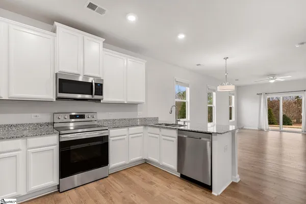 $299,900 | 501 Baycraft Lane, Simpsonville, SC 29681