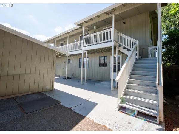 a view of entryway with stairs