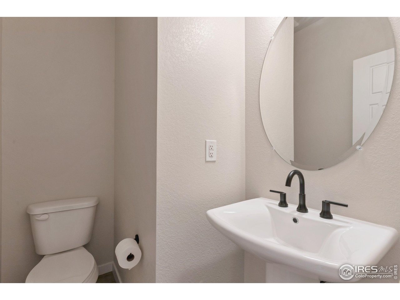 352 Superior Drive Superior, CO 80027 - Photo 11 of 22 Main Level Powder Bath