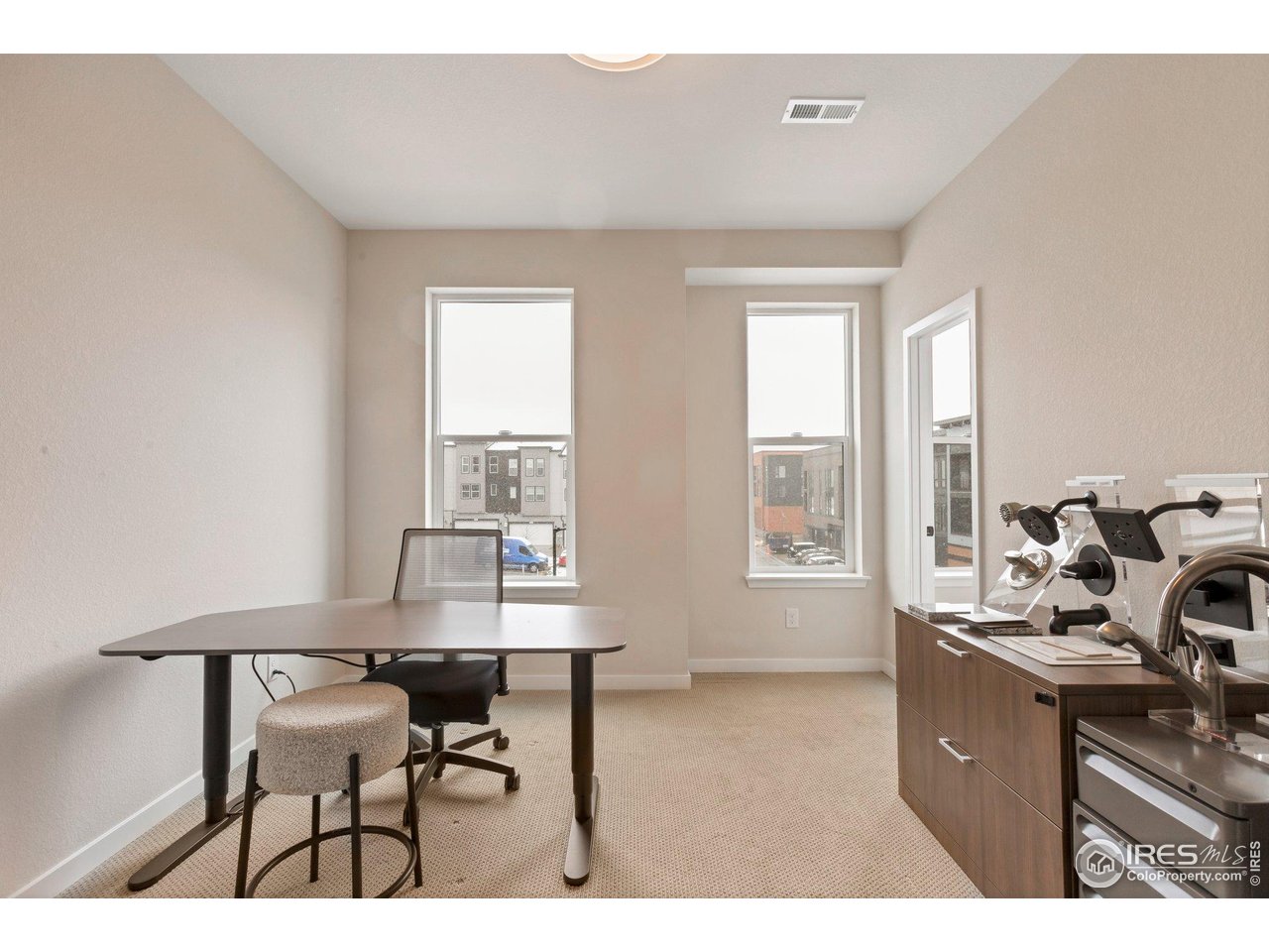 352 Superior Drive Superior, CO 80027 - Photo 19 of 22 Upstairs Bedroom #2 w/ Private Bathroom