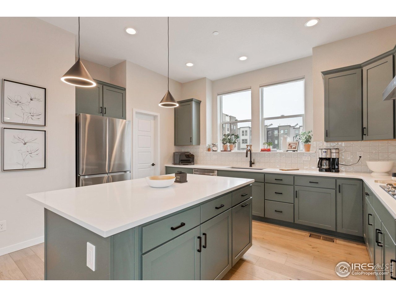 352 Superior Drive Superior, CO 80027 - Photo 9 of 22 Large Kitchen with Walk-In Pantry