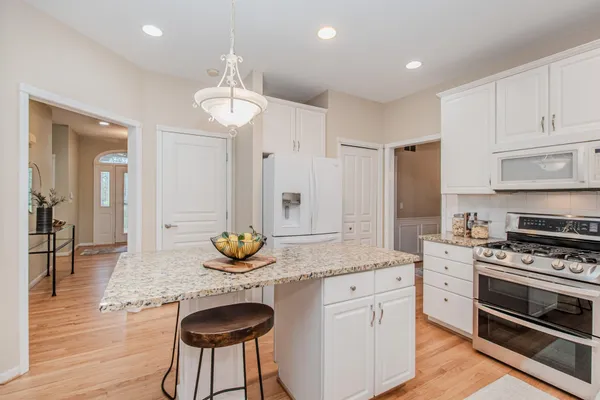 $799,900 | 9640 Cambridge Drive, Saline, MI 48176