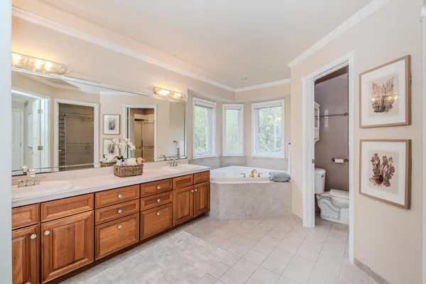 $799,900 | 9640 Cambridge Drive, Saline, MI 48176