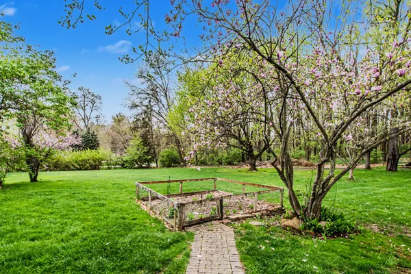 $799,900 | 9640 Cambridge Drive, Saline, MI 48176