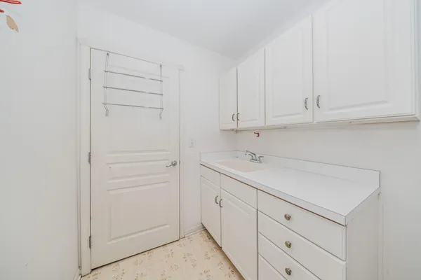 $799,900 | 9640 Cambridge Drive, Saline, MI 48176