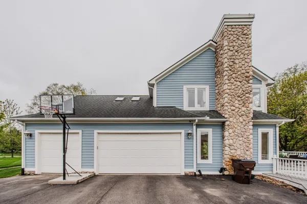 $799,900 | 9640 Cambridge Drive, Saline, MI 48176
