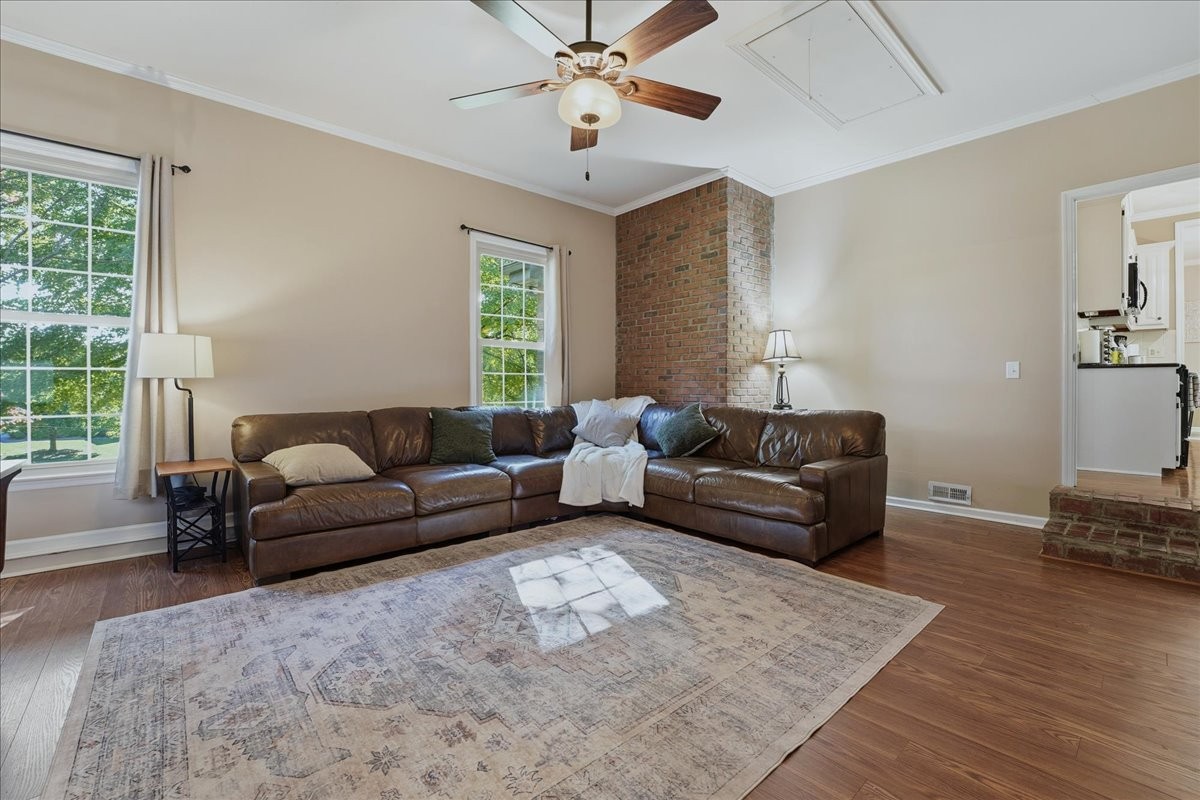 104 Kemper Court Springfield, TN 37172 - Photo 24 of 40 a living room with furniture and a large window