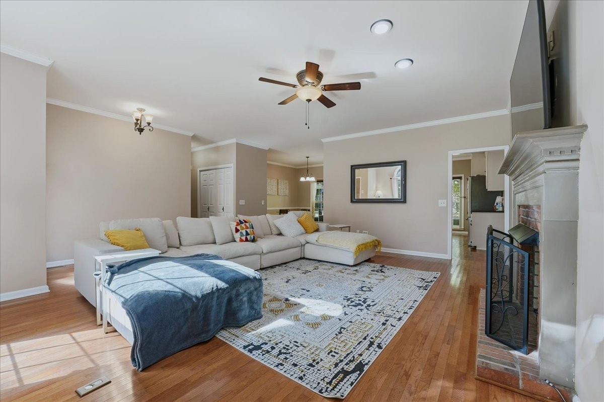 104 Kemper Court Springfield, TN 37172 - Photo 5 of 40 a living room with furniture and a rug