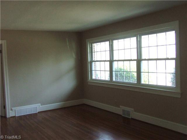 416 Dublin Road Asheboro, NC 27203 - Photo 4 of 14 Living Room.
