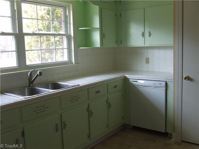 416 Dublin Road Asheboro, NC 27203 - Photo 7 of 14 Kitchen.