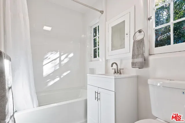 $5,250 | 3484 Oak Glen Drive, Los Angeles, CA 90068