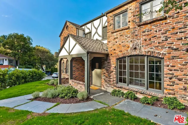 $5,250 | 3484 Oak Glen Drive, Los Angeles, CA 90068