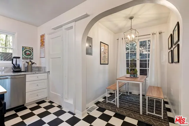 $5,250 | 3484 Oak Glen Drive, Los Angeles, CA 90068