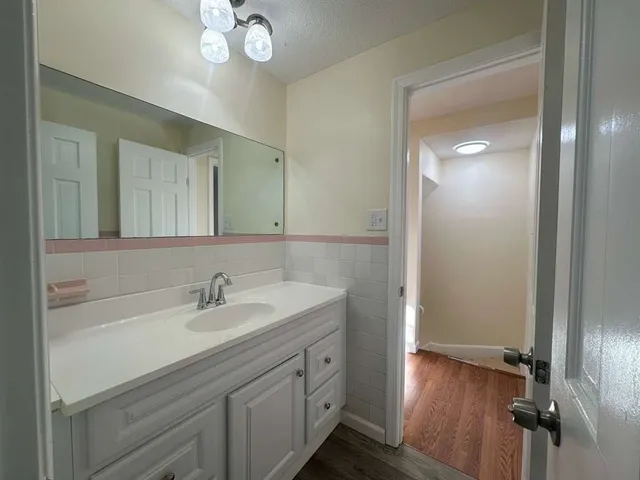 $2,400 | 53 Pilgrim Circle, Unit 53, Methuen, MA 01844