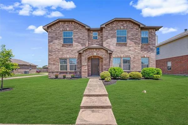 $349,500 | 1981 Rainwater Way, Lancaster, TX 75146