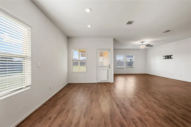 $400,000 | 160 Copper Lane, Kyle, TX 78640