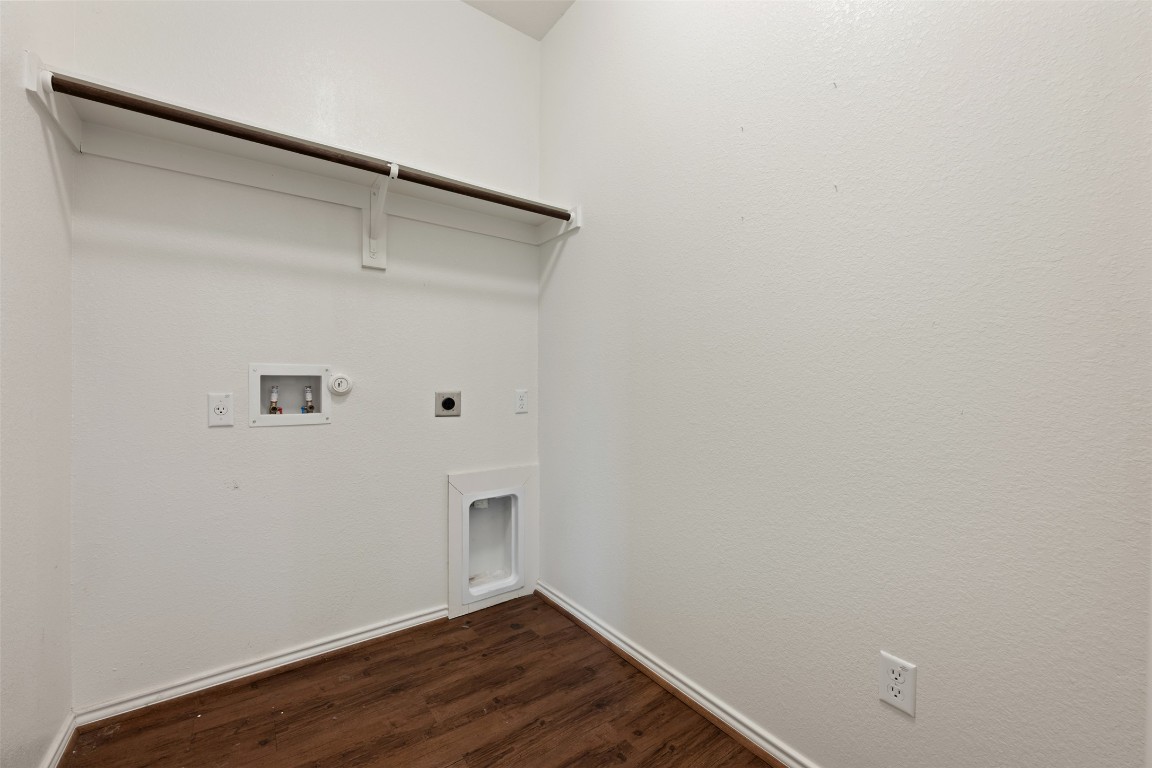 160 Copper Lane Kyle, TX 78640 - Photo 30 of 40 a view of small space with wooden floor